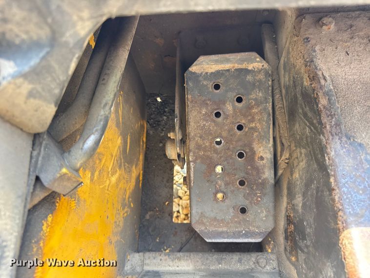 image for item EF2142 2003 New Holland LS180 skid steer loader