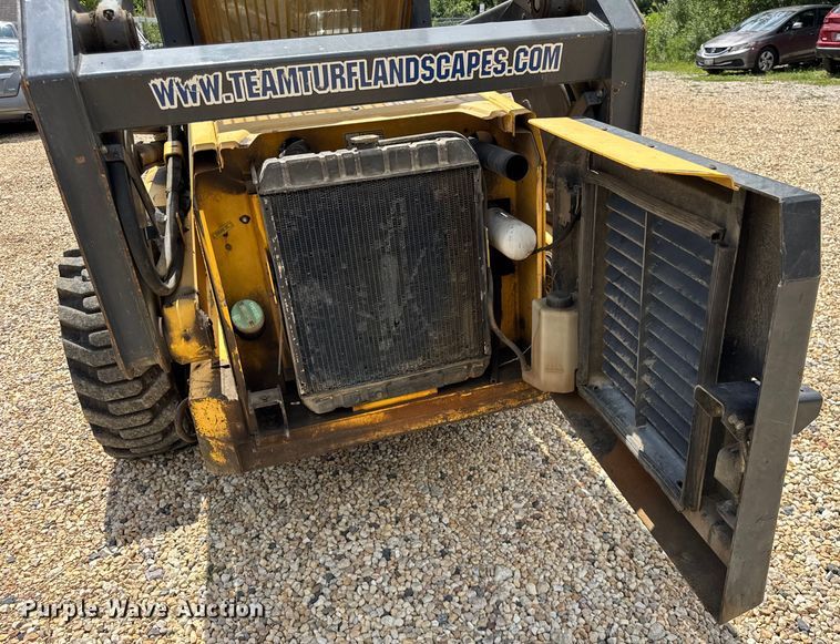 image for item EF2142 2003 New Holland LS180 skid steer loader