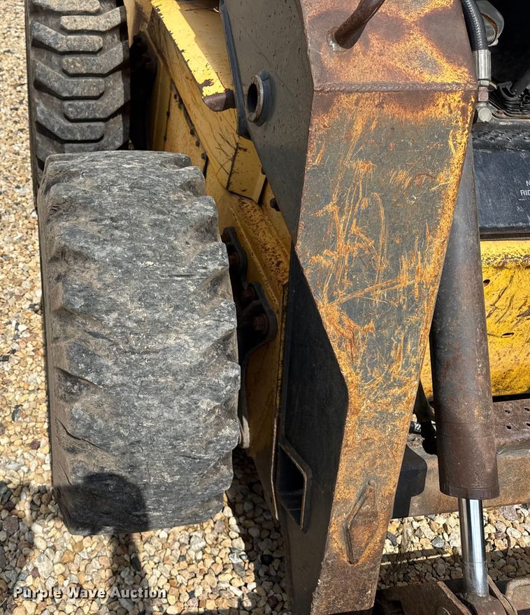 image for item EF2142 2003 New Holland LS180 skid steer loader