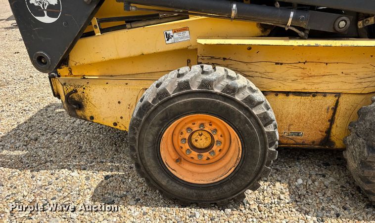 image for item EF2142 2003 New Holland LS180 skid steer loader