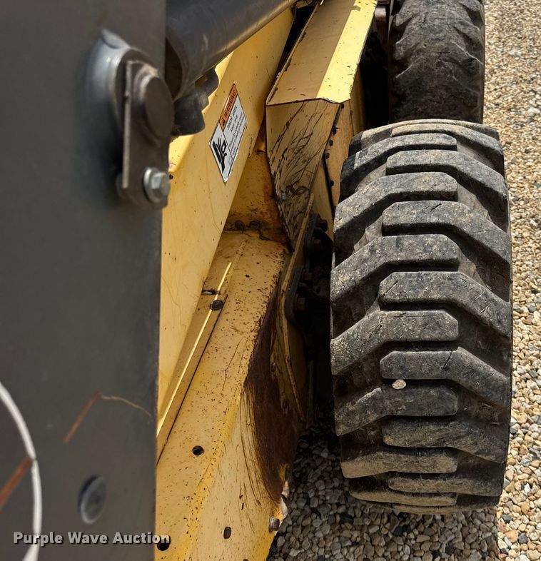 image for item EF2142 2003 New Holland LS180 skid steer loader