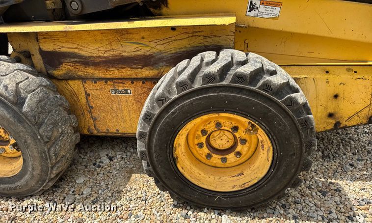 image for item EF2142 2003 New Holland LS180 skid steer loader