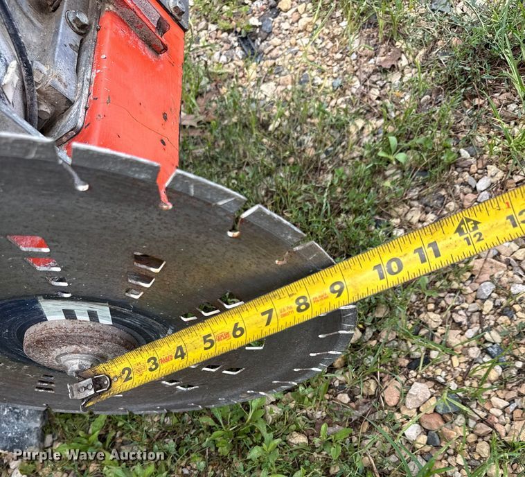 image for item EF2143 2017 Husqvarna FS400LV concrete saw