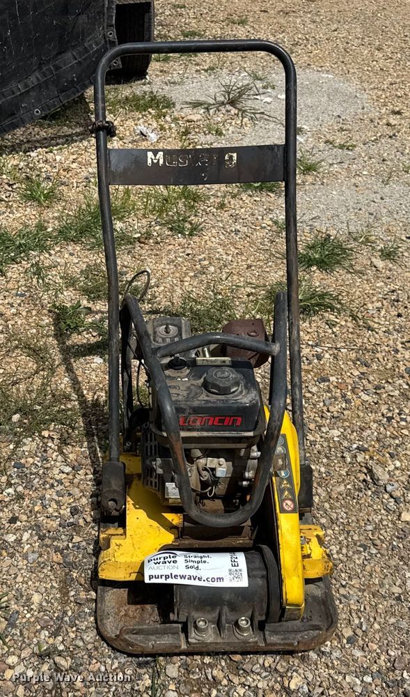 image for item EF2144 Mustang LF88D plate compactor