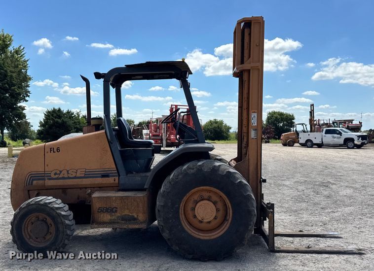 image for item EF2158 1999 Case 586G forklift