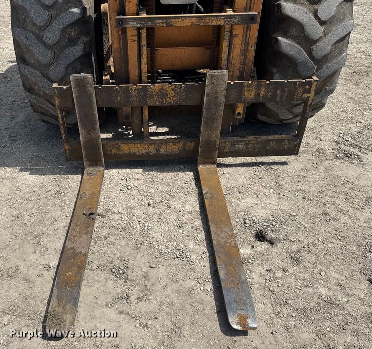 image for item EF2158 1999 Case 586G forklift