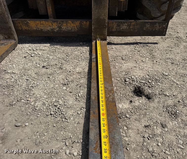 image for item EF2158 1999 Case 586G forklift