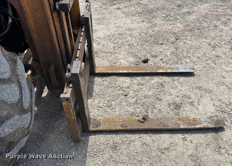 image for item EF2158 1999 Case 586G forklift