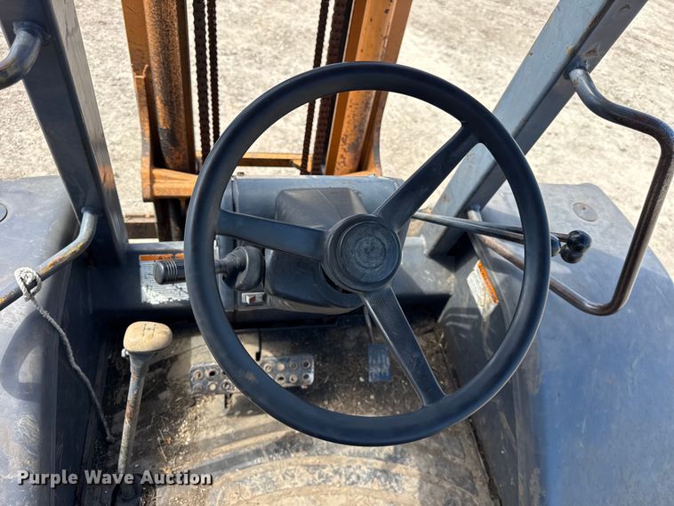 image for item EF2158 1999 Case 586G forklift