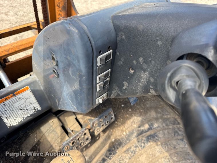 image for item EF2158 1999 Case 586G forklift