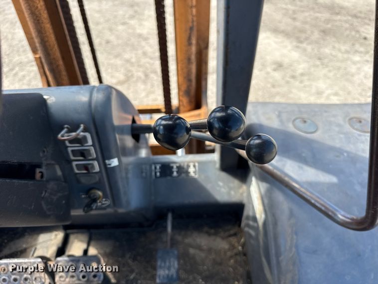 image for item EF2158 1999 Case 586G forklift