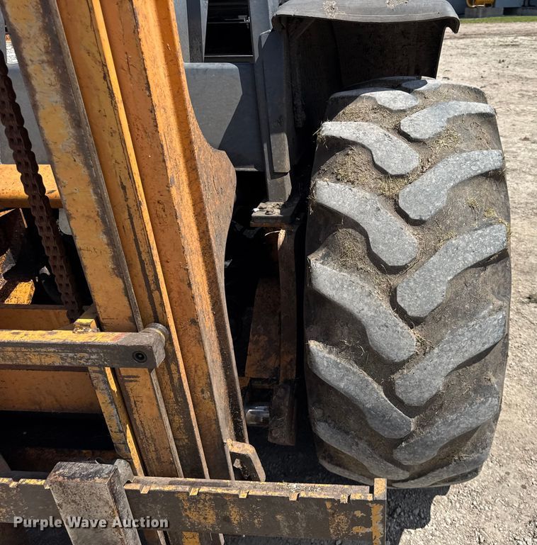 image for item EF2158 1999 Case 586G forklift