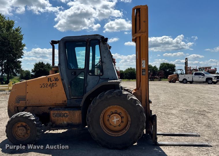 image for item EF2159 2006 Case 586G forklift