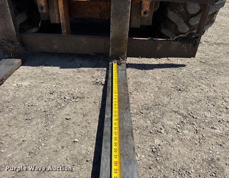 image for item EF2159 2006 Case 586G forklift