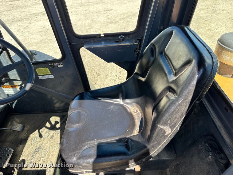 image for item EF2159 2006 Case 586G forklift