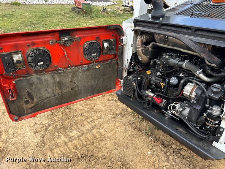 image for item EF2160 2017 Bobcat T770 tracked skid steer loader