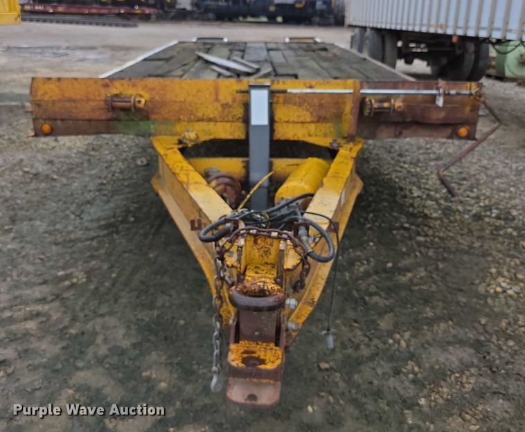 image for item EF3689 1984 JFS DT30 equipment trailer