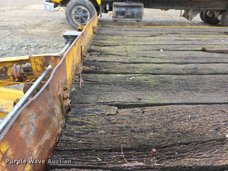 image for item EF3689 1984 JFS DT30 equipment trailer