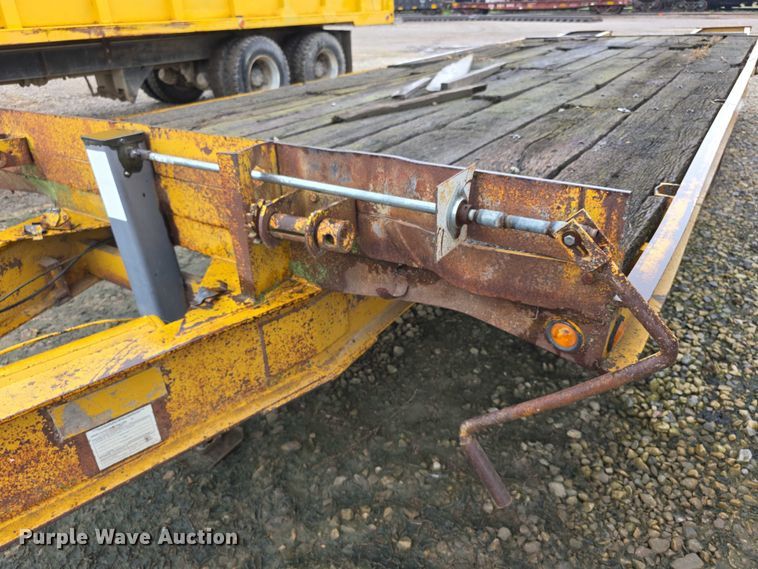 image for item EF3689 1984 JFS DT30 equipment trailer