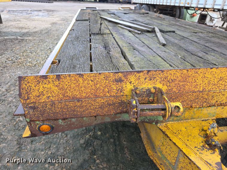 image for item EF3689 1984 JFS DT30 equipment trailer