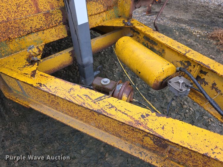 image for item EF3689 1984 JFS DT30 equipment trailer