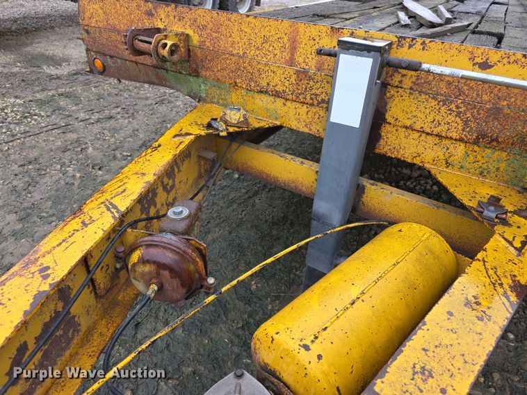 image for item EF3689 1984 JFS DT30 equipment trailer