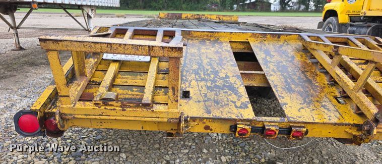 image for item EF3689 1984 JFS DT30 equipment trailer
