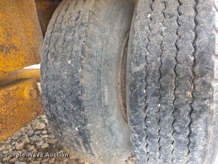 image for item EF3689 1984 JFS DT30 equipment trailer