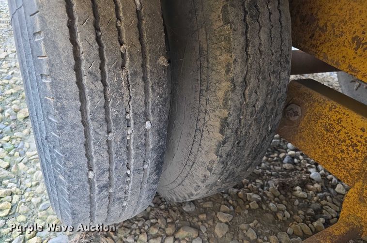 image for item EF3689 1984 JFS DT30 equipment trailer