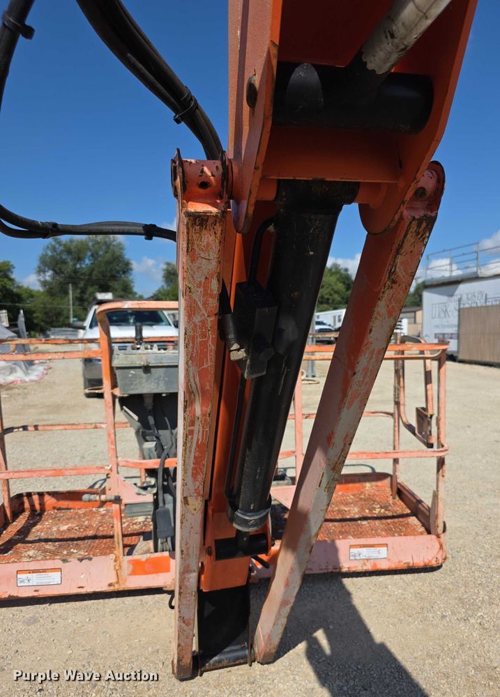 image for item EF3747 2003 JLG 460SJ boom lift