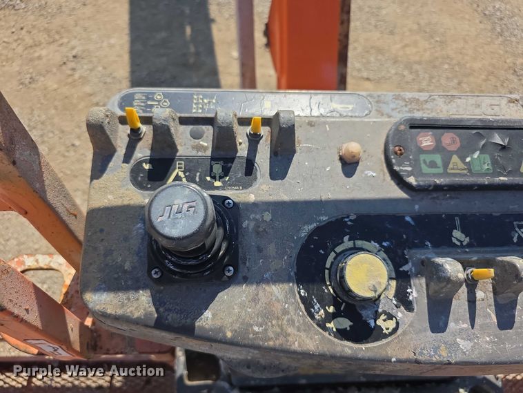 image for item EF3747 2003 JLG 460SJ boom lift