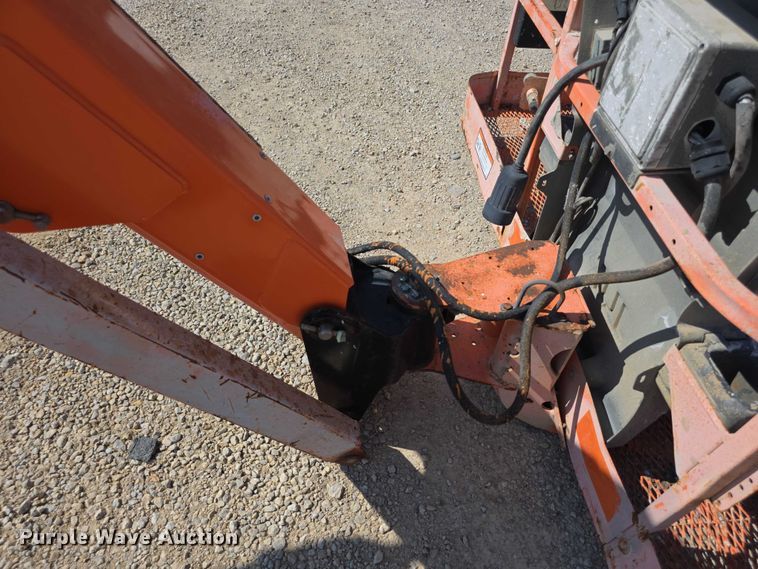 image for item EF3747 2003 JLG 460SJ boom lift
