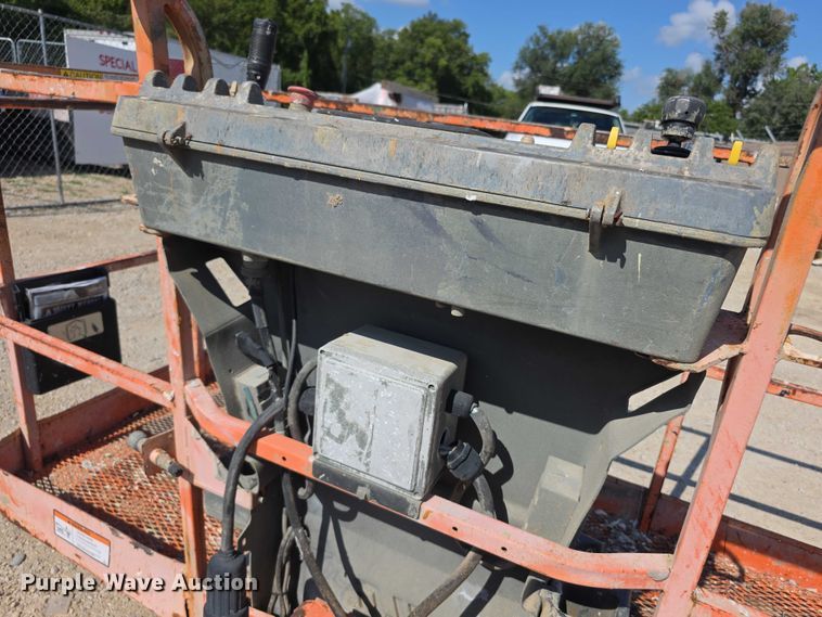 image for item EF3747 2003 JLG 460SJ boom lift