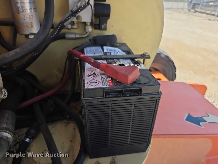 image for item EF3747 2003 JLG 460SJ boom lift