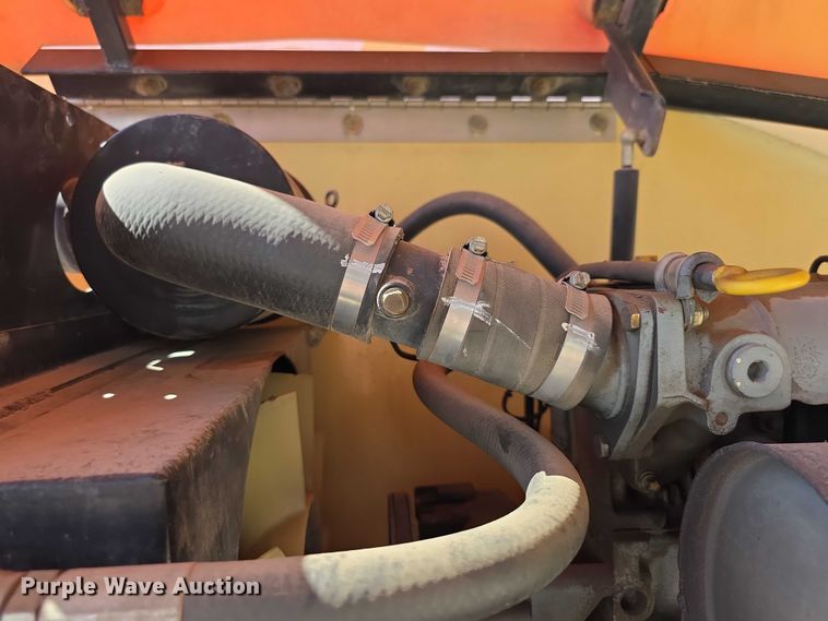 image for item EF3747 2003 JLG 460SJ boom lift