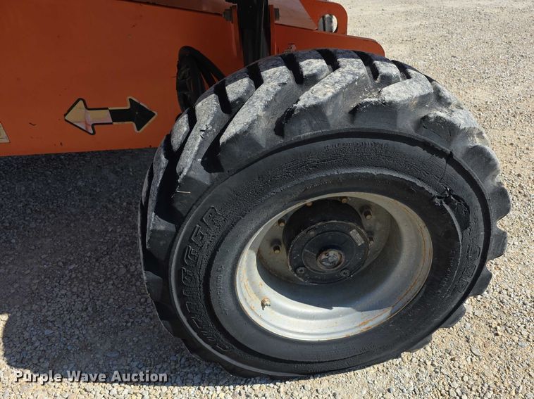 image for item EF3747 2003 JLG 460SJ boom lift