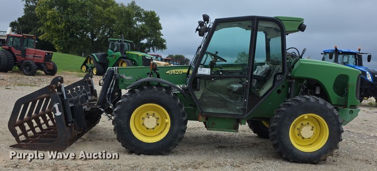 image for item EF3764 2006 John Deere  3420 telehandler