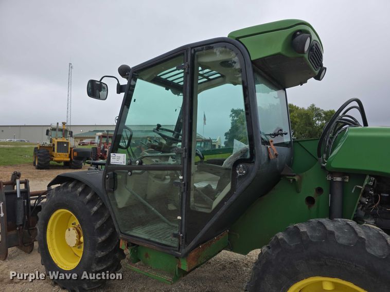 image for item EF3764 2006 John Deere  3420 telehandler