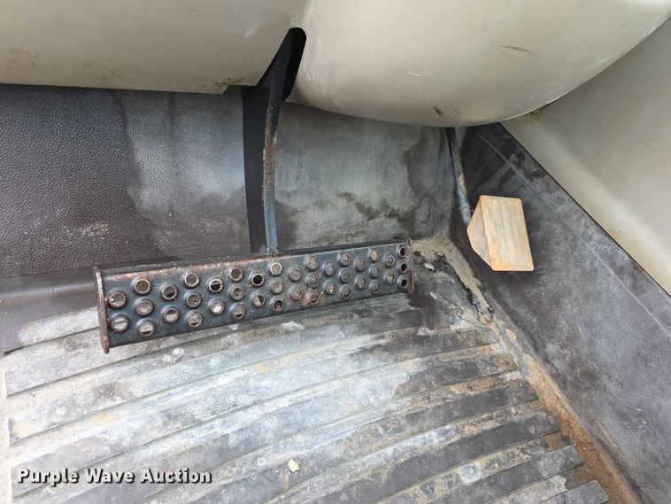 image for item EF3764 2006 John Deere  3420 telehandler