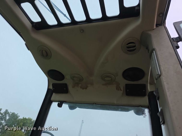 image for item EF3764 2006 John Deere  3420 telehandler