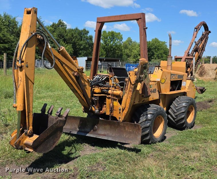 image for item EF3765 1985 Case DH4B trencher
