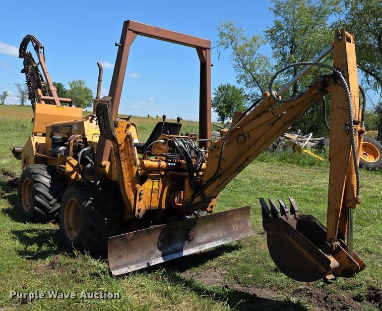 image for item EF3765 1985 Case DH4B trencher