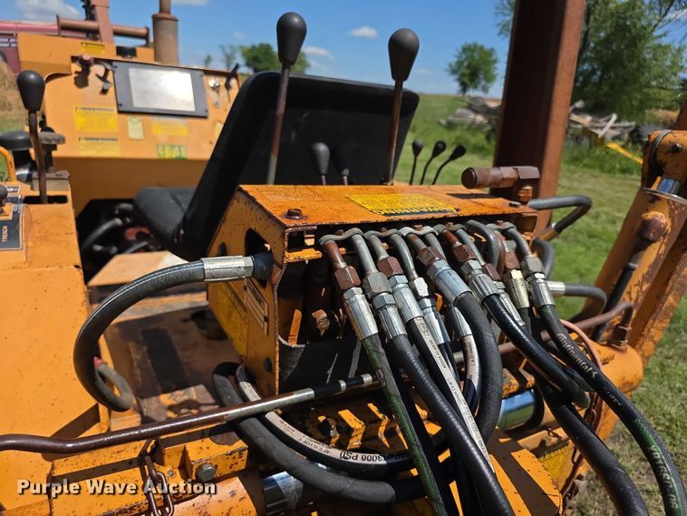 image for item EF3765 1985 Case DH4B trencher