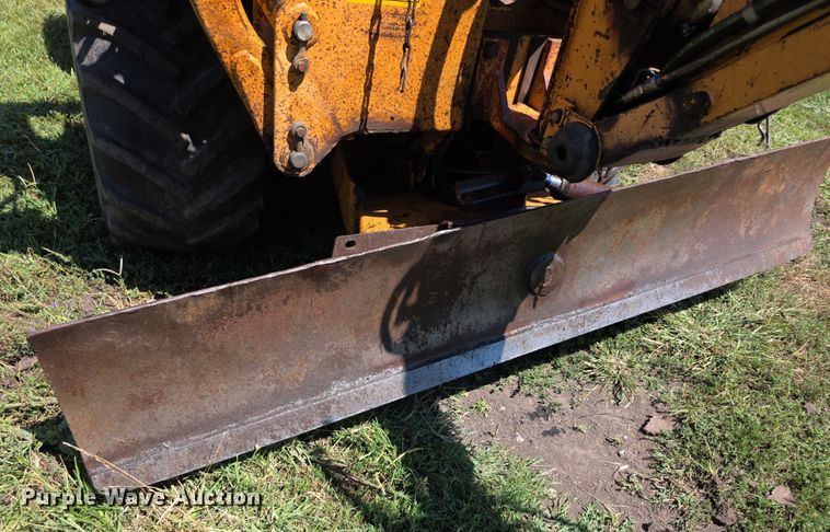 image for item EF3765 1985 Case DH4B trencher