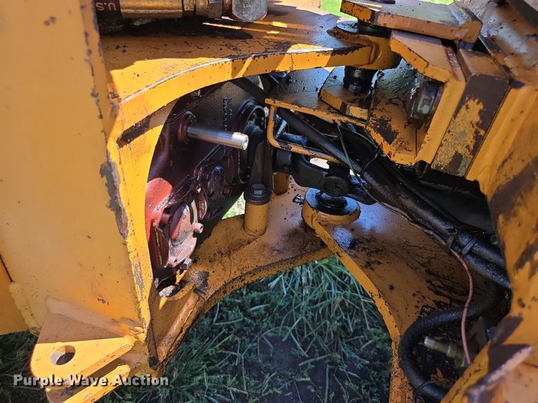 image for item EF3765 1985 Case DH4B trencher