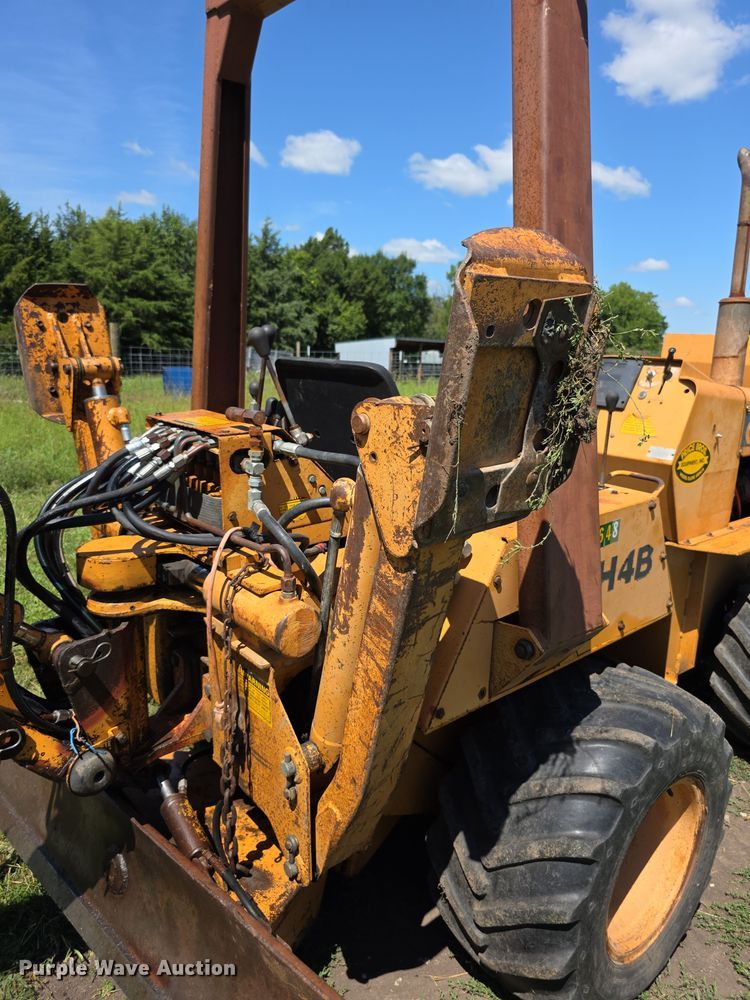 image for item EF3765 1985 Case DH4B trencher