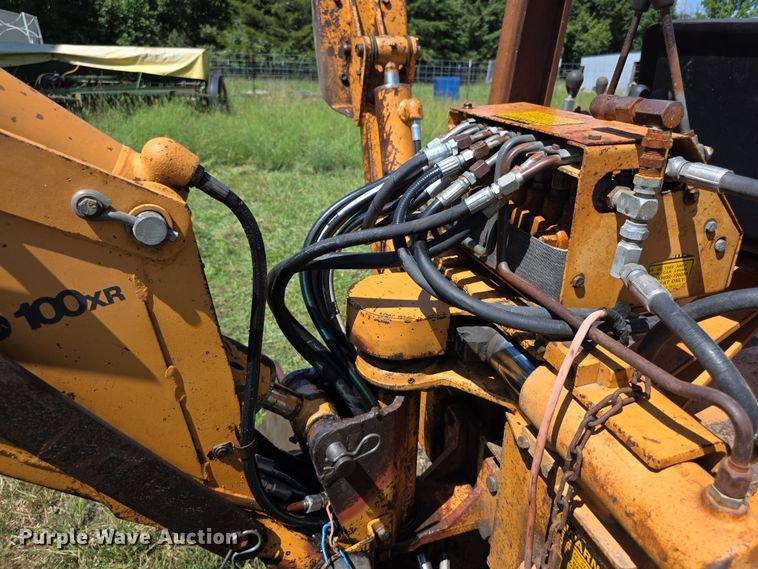image for item EF3765 1985 Case DH4B trencher