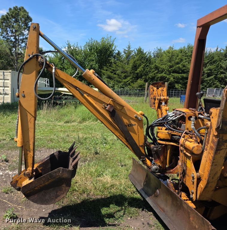 image for item EF3765 1985 Case DH4B trencher