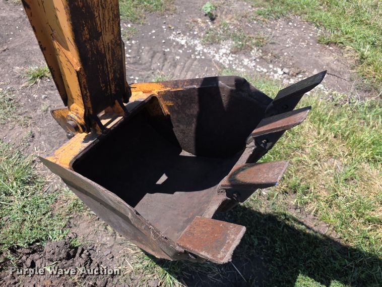 image for item EF3765 1985 Case DH4B trencher