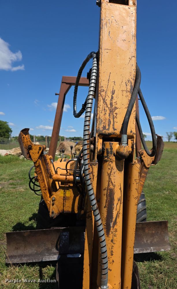 image for item EF3765 1985 Case DH4B trencher
